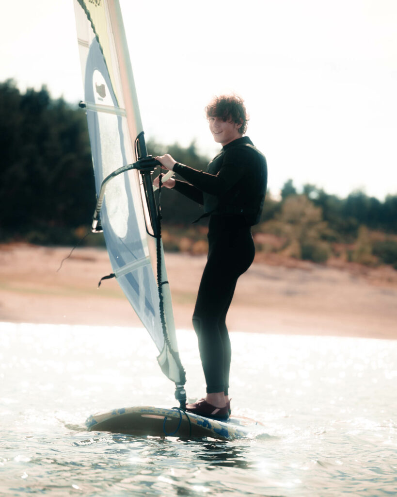 planche à voile autour du lac de naussac