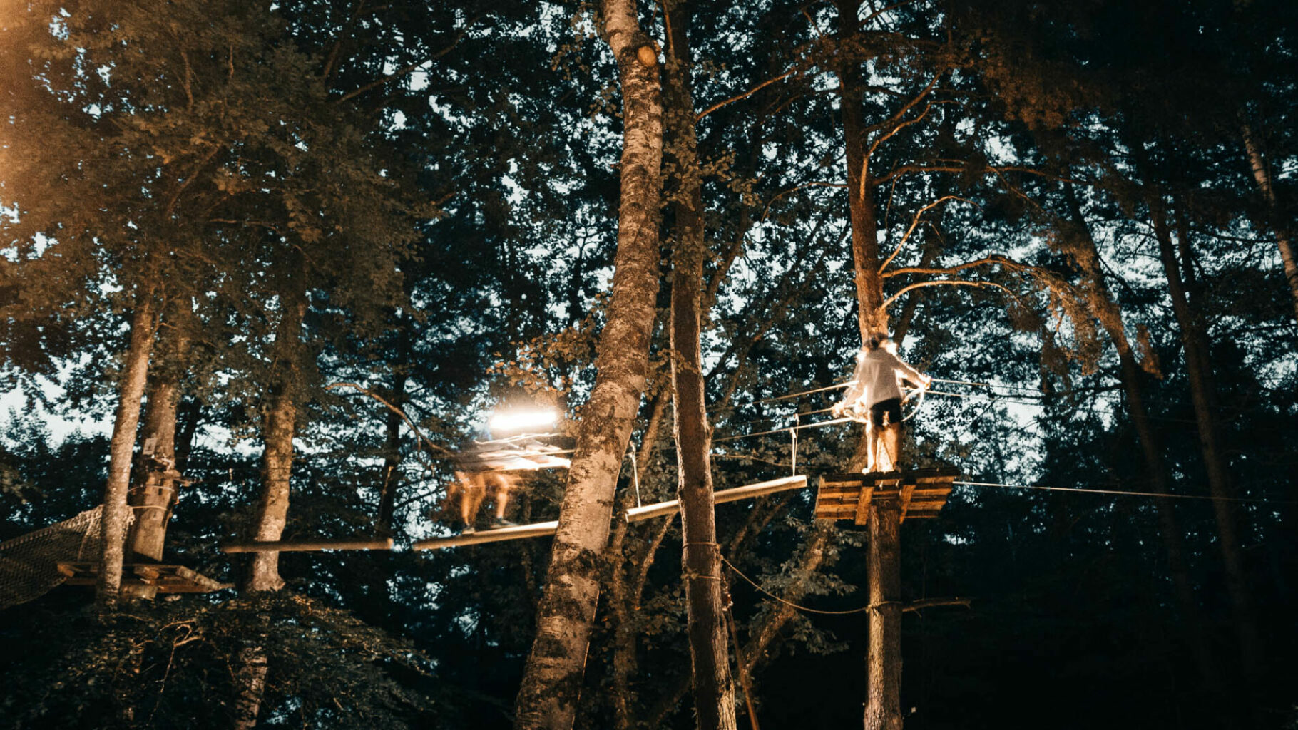 accrobranche nocturne en lozere