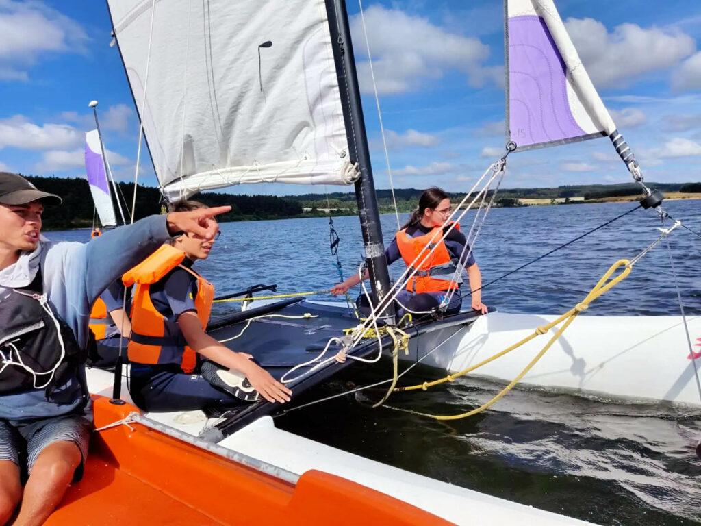 séjours voile et cycle catamaran pour collèges et lycées en lozère